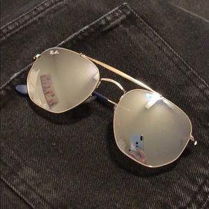 **RARE** Ray-Ban Marshall Sunglasses - Silver